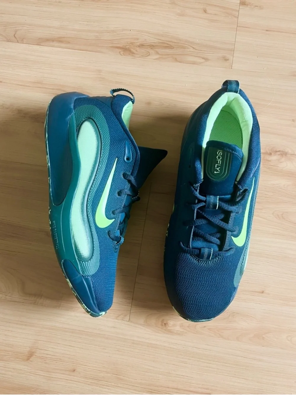 Nike Isofly GS Navy Blue Green Kid Size 6.5Y or 8 Womens Sneakers Shoes